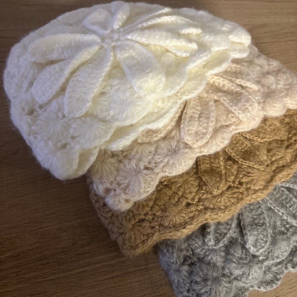 Set of 4 | Flower Croche Knit Beanie - Picture 9 of 12